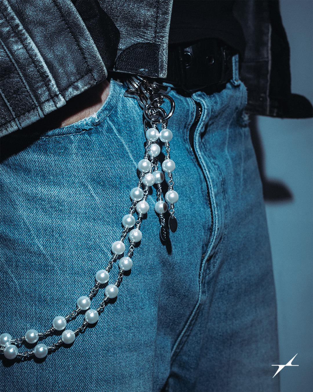 White Rosary Wallet Chain