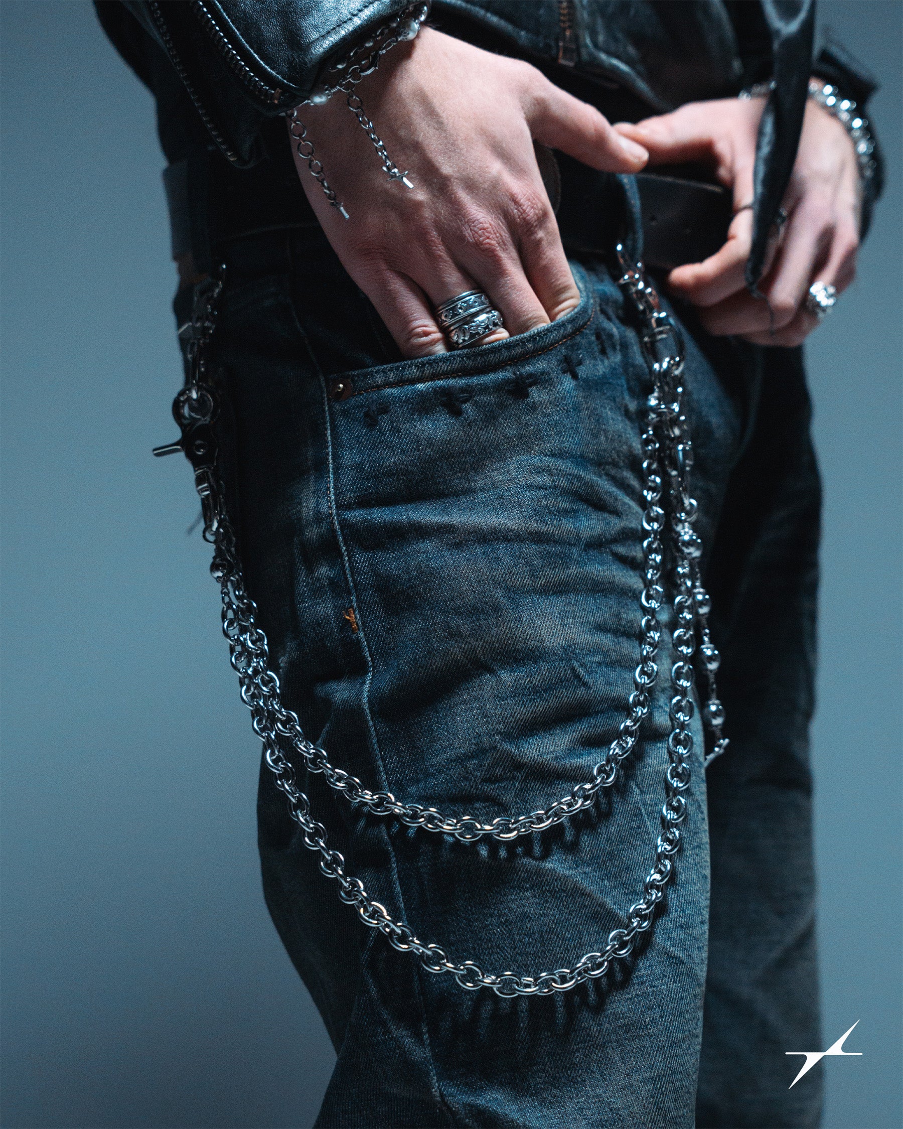 Oval Link Wallet Chain