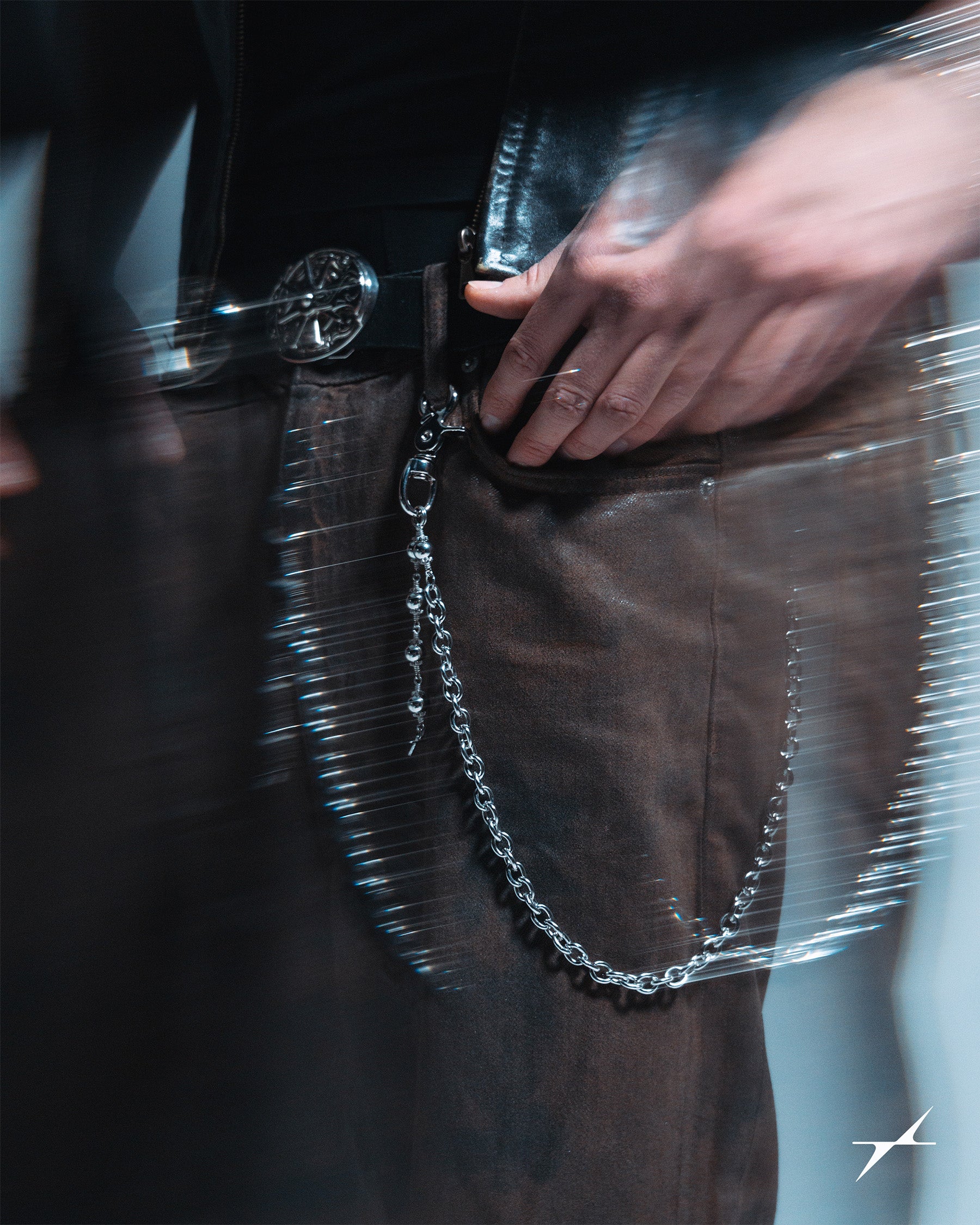 Oval Link Wallet Chain